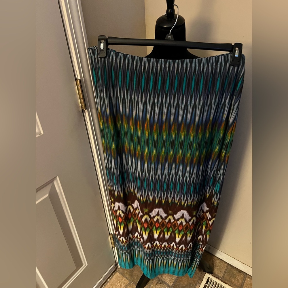 Cato maxi skirt, 22/24, length 45’, waist 21’ un-stretched, stretches 261/2